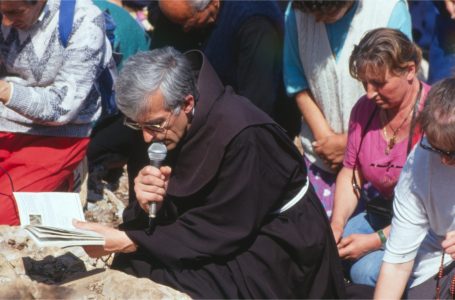 CREATE  PRAYER  GROUPS  (Tereza Gazhiyova) 